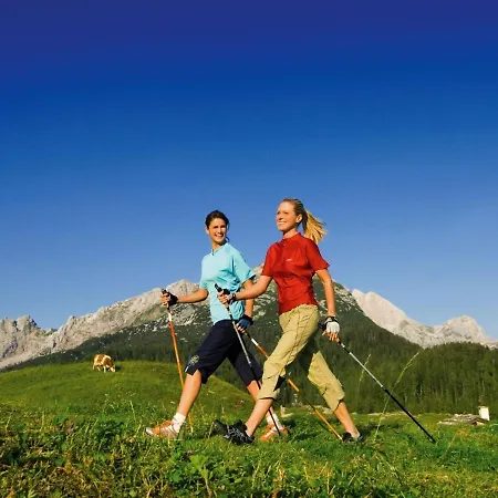 דירה Spacious Apartment In Ramsau Am Dachstein With Swimming Pool