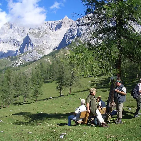 Spacious Apartment In Ramsau Am Dachstein With Swimming Pool * רמסאו אם דכשטיין